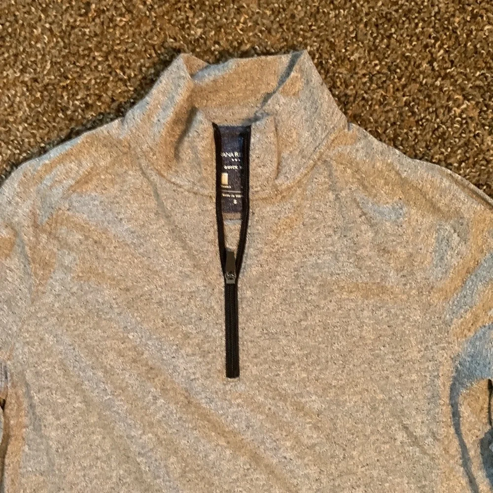 Banana Republic Quick Dry Pullover Grey Small - Picture 2 of 5